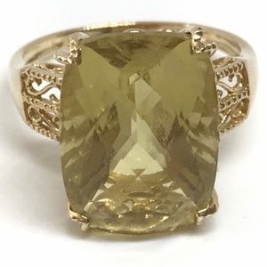Gorgeous solid 10K yellow gold